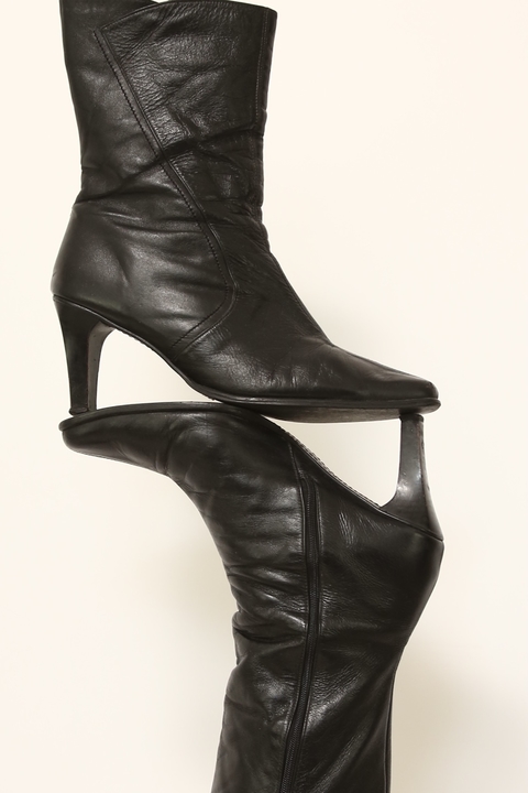 Bota preta couro vintage 38