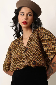 Blusa pijama vintage detalhe estampa na internet