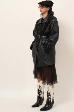 Blazer couro recorte veludo preto garimpado Barcelona