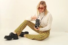 Calça FARM veludo estampada cintura alta - Capichó Brechó