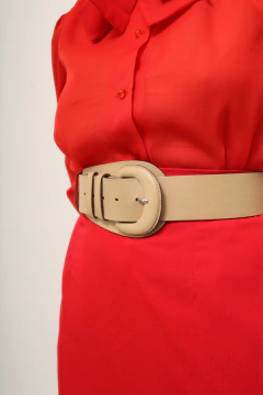 Cinto couro bege fivela vintage