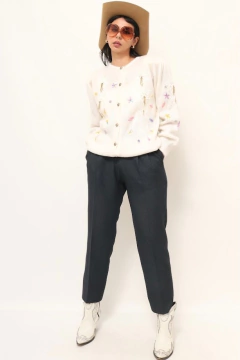cardigan branco bordado flores ombreira - comprar online