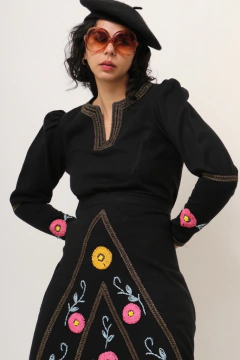 Conjunto saia + blusa bordado vintage