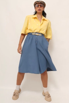 camisa amarela vintage detalhes off na internet