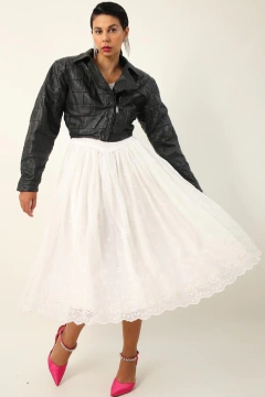Jaqueta 100 % couro cropped forrado - comprar online