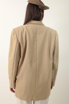 Imagem do Blazer bege recorte ombro vintage rustico