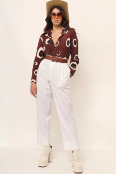 Imagem do Camisa marrom estampa estilo onça