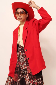 Blazer vermelho forrado ombreira na internet