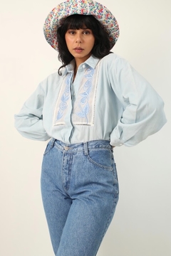 Camisa azul recorte flores cowboy vintage