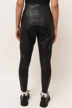 Imagem do Calça PU preta justa cintura alta vintage