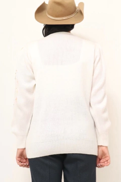 cardigan branco bordado flores ombreira - Capichó Brechó
