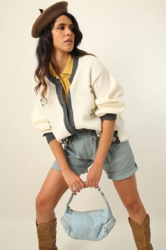 Cardigan off com cinza flores vintage na internet