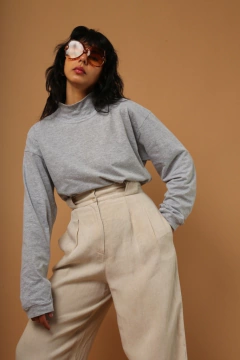Blusa lisa gola alta cinza 90’s - comprar online