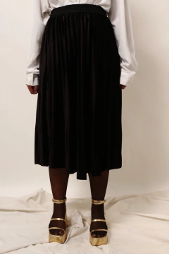 Saia plissada veludo preta midi - loja online