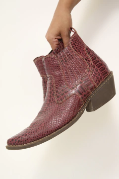 Bota couro croco vermelha 43 - Capichó Brechó