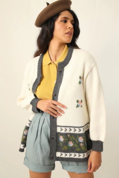 Cardigan off com cinza flores vintage - comprar online