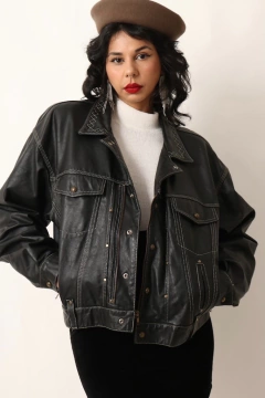Jaqueta couro tachas vintage exclusiva - comprar online