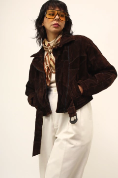 Jaqueta couro marrom cropped vintage na internet