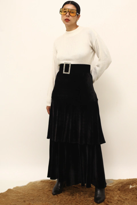 Saia preta veludo vintage camadas