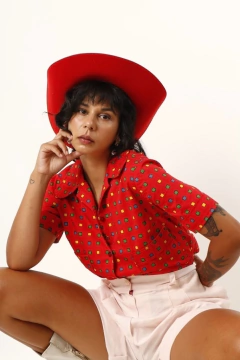 Cropped vermelho estampa 90’s - comprar online