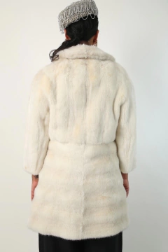 Casaco pelo branco forrado vintage - comprar online