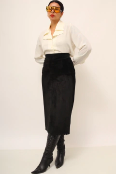 Saia couro camurça cintura alta na internet