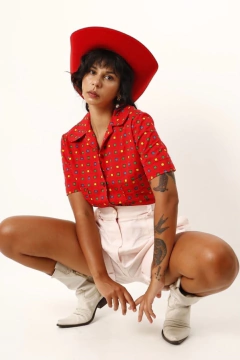 Imagem do Cropped vermelho estampa 90’s