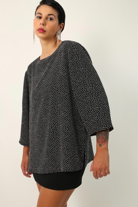 Blusa poa ampla manga 7/8 preta