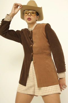 Blazer bicolor caramelo e marrom