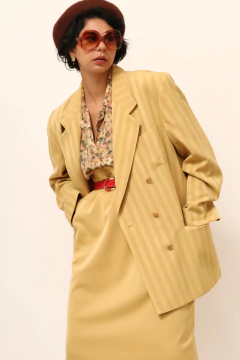 Conjunto de alafaiataria amarelo saia + blazer