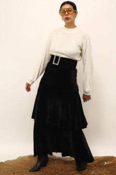 Saia preta veludo vintage camadas