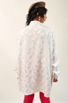 Camisa acetinada ampla uvas manga bufante - Capichó Brechó