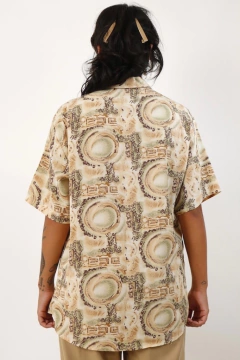 Imagem do camisa estampada bege vintage levinha