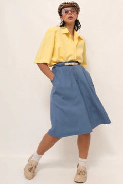 Imagem do camisa amarela vintage detalhes off