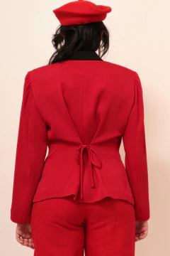 Imagem do Blazer vermelho acinturado det preto