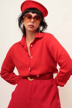Camisa vermelha manga longa ombreira classica