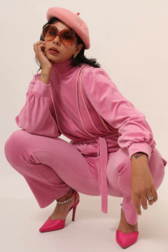 Macacão veludo rosa manga bufante fitas garimpado em PORTUGAL - comprar online