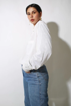 Blusa manga longa gola botões textura