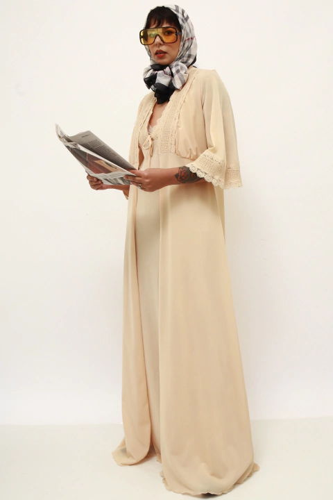 Conjunto camisola + penhoar bege longo