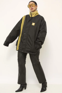 Jaqueta REANULT preta detalhe amarelo - comprar online