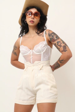 Bermuda estilo linho cintura alta na internet