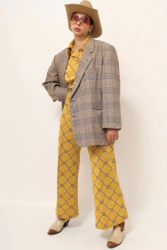 Blazer xadrez marrom camelo claro ombreira over