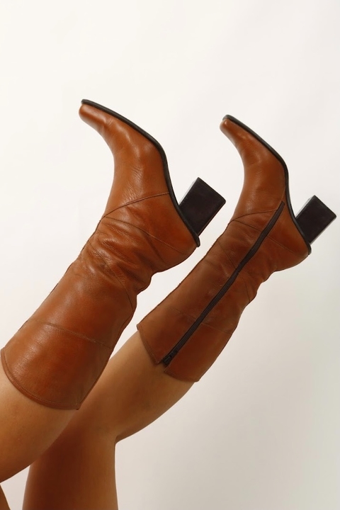 Bota caramelo cano longo 38