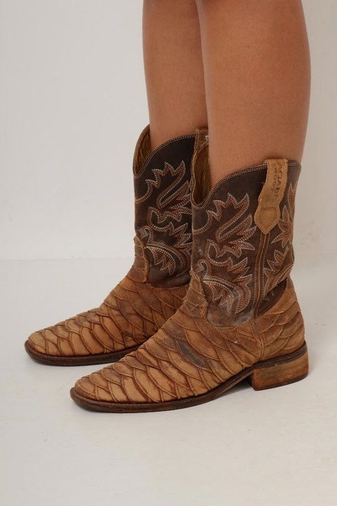 Bota western 100 % couro cowboy 40