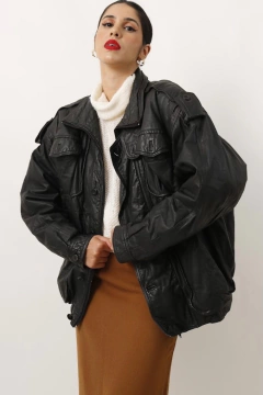 Jaqueta couro preta bomber forrada vintage C.G.C - Capichó Brechó