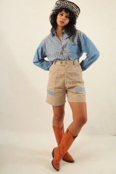 Imagem do Bermuda bege cintuta alta det jeans