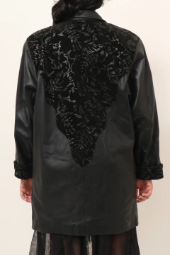 Blazer couro recorte veludo preto garimpado Barcelona - loja online