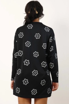 Imagem do Blusa vestido flores em branco