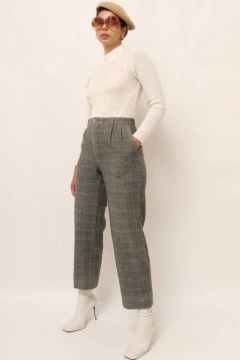 gola alta tricot branco vintage - Capichó Brechó