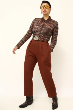 Camisa estampa 70´s gola marrom